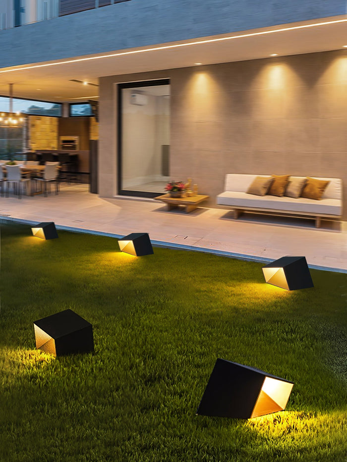 Cube Solar Garden Lamp