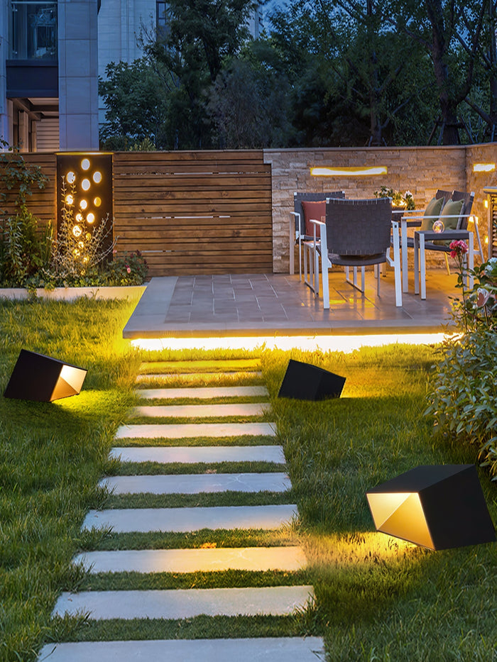 Cube Solar Garden Lamp
